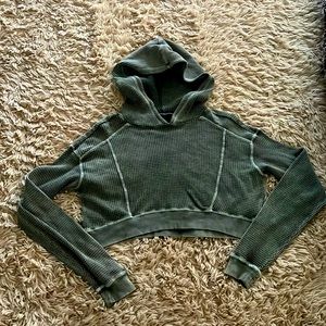 cropped sweatshirt - never worn